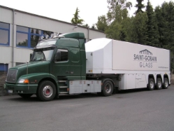 Volvo-NH12-460-Staint-Gobain-Driessen-271105-02