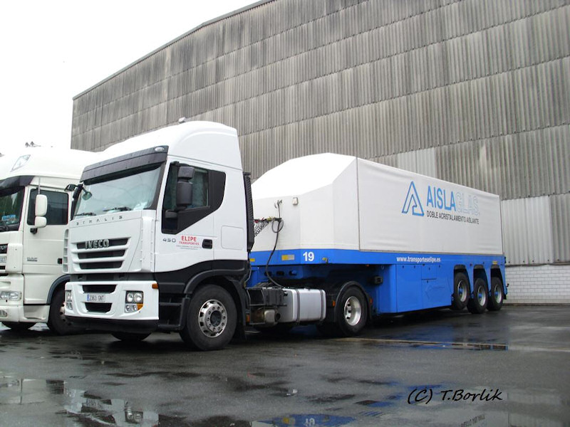 Iveco-Stralis-AS-II-weiss-Borlik-220810-01.jpg