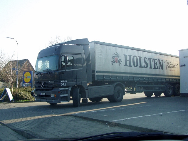 MB-Actros-1843-PLHZ-Bier-Schneider-Holsten.jpg