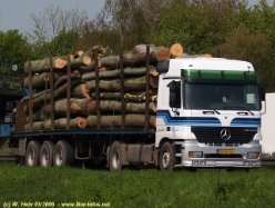 MB-Actros-weiss-030506-01