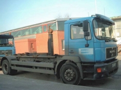 MAN-F2000-Cleanaway-Kolmorgen-020805-02