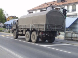 Saurer-Schweizer-Armee-Junco-201205-03