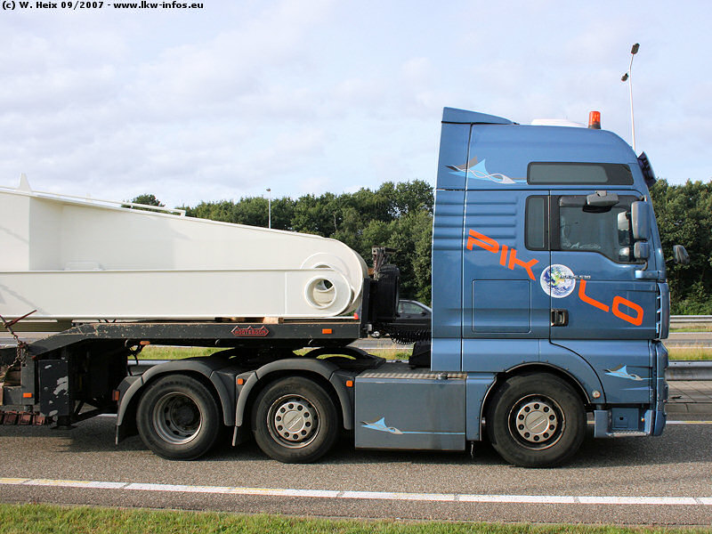 MAN-TGA-26530-XXL-5-Star-Pikolo-050907-01.jpg