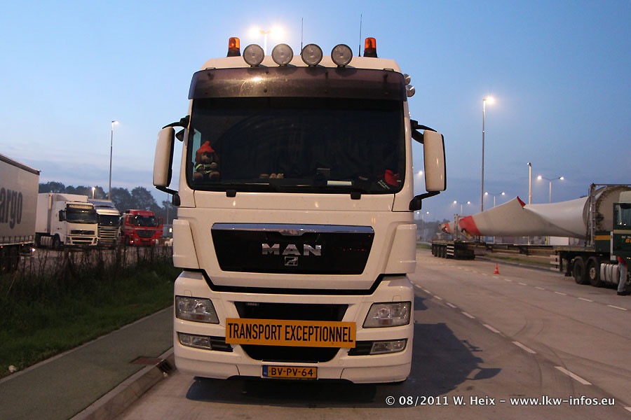 MAN-TGX-41540-weiss-260811-04.jpg