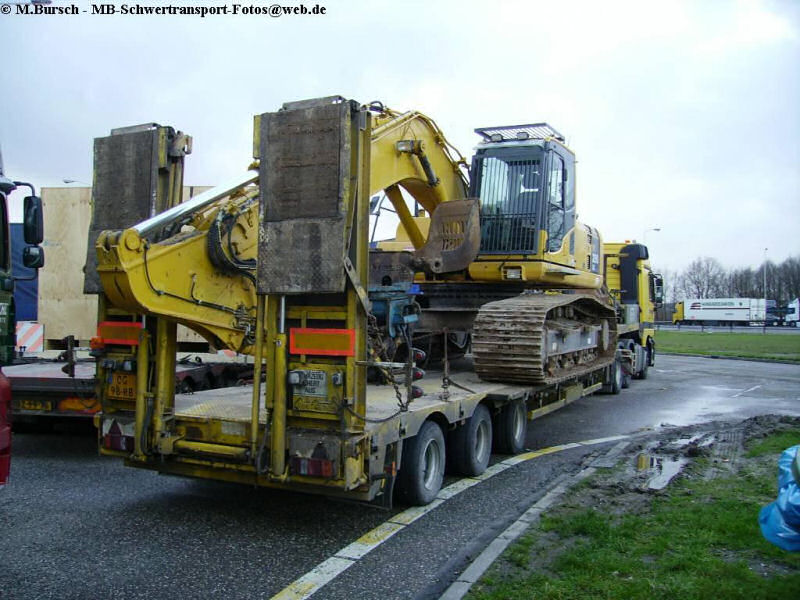 MB-Actros-2543-vanNierop-Bursch-130407-04.jpg - Manfred Bursch