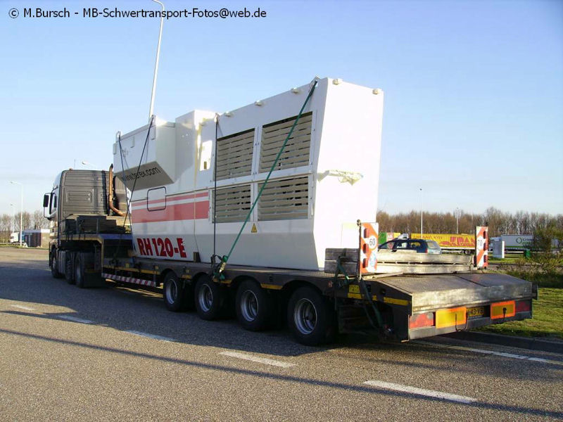 MB-Actros-2548-LH-schwarz-BJVB30-Bursch-040407-04.jpg - Manfred Bursch