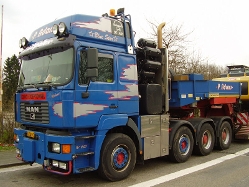 MAN-F2000-Evo-Adams-Badzong-100407-01