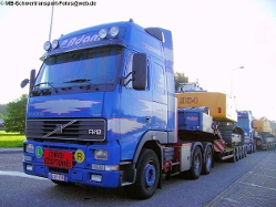 Volvo-FH-12-460-Adams-Bursch-290806-03
