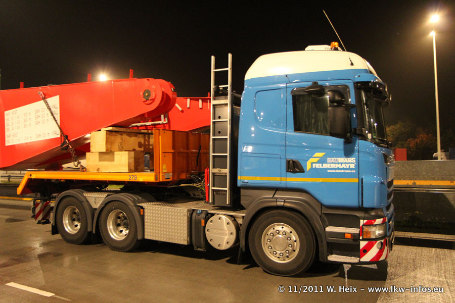 Scania-R-II-560-8832-Bautrans-021111-06.jpg