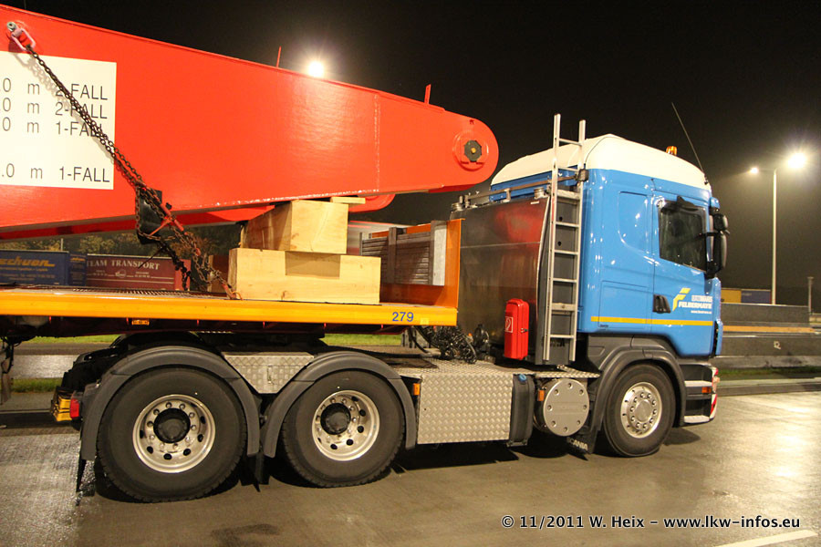 Scania-R-II-560-8832-Bautrans-021111-08.jpg