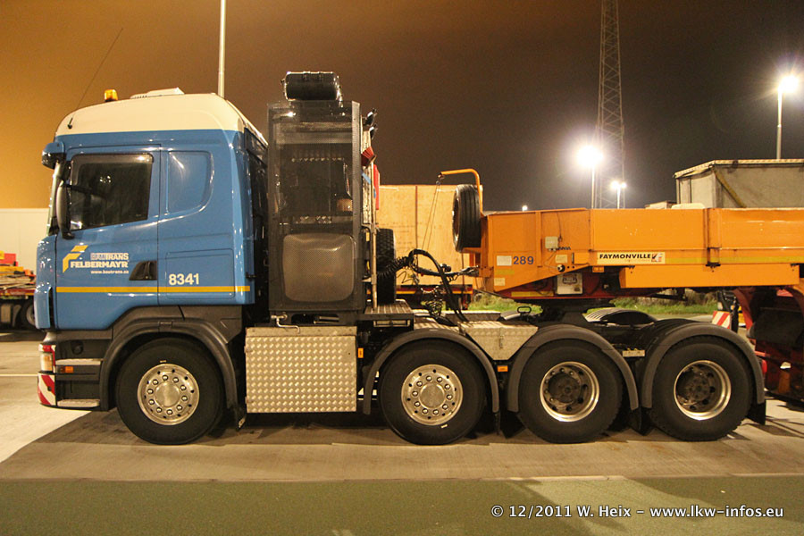 Scania-R-II-560-Bautrans-211211-09.jpg