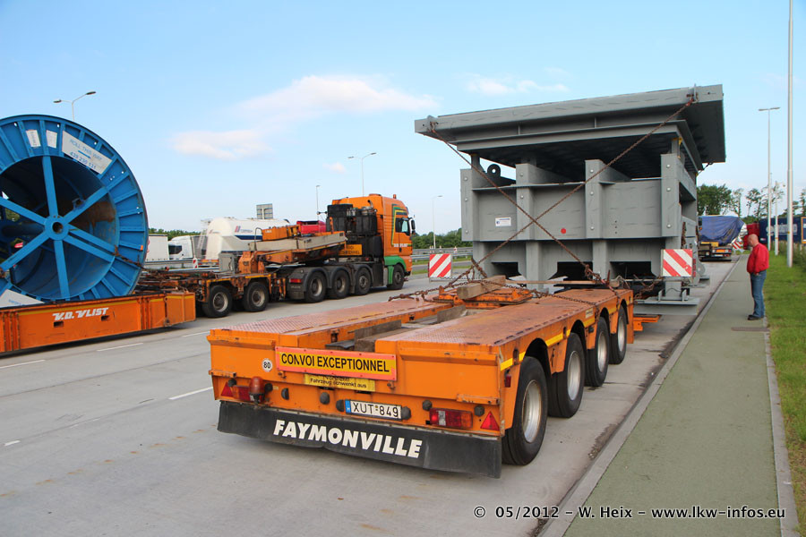 MAN-TGA-41530-Bautrans-HUN-150512-10.jpg