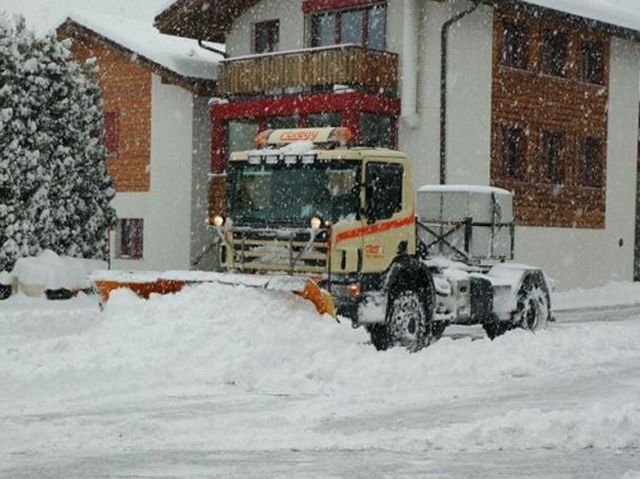 Scania-124-G-420-Bregy-Bregy-010206-02.jpg