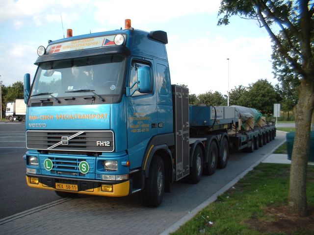 Volvo-FH12-460-DanCzech-Maatan-080605-02.jpg - J.-W. Maatman