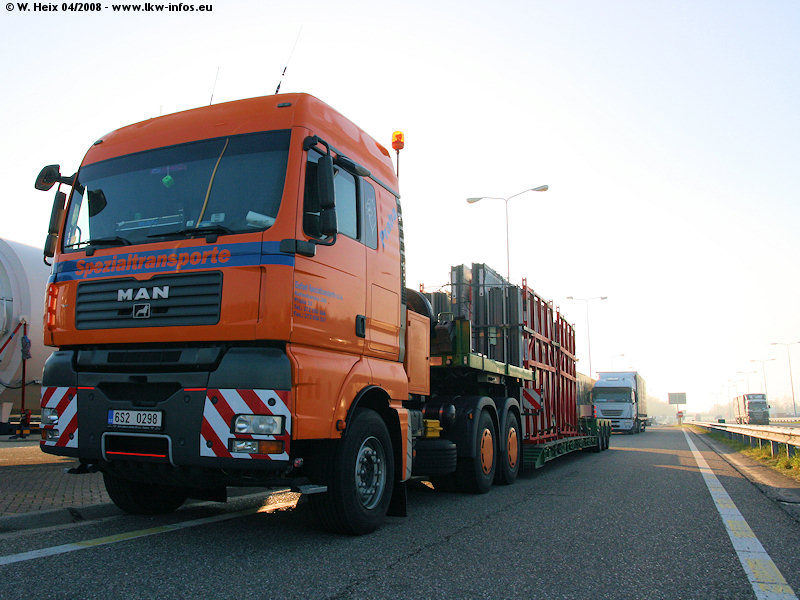 MAN-TGA-XLX-Elefant-160408-07.jpg