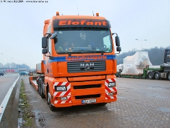 MAN-TGA-XXL-Elefant-140209-03