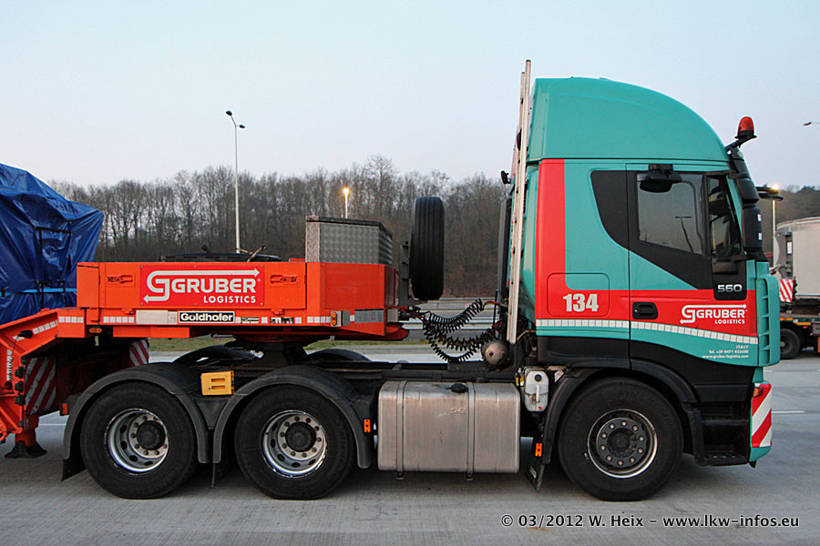 Iveco-Stralis-AS-II-440-S-56-136-Gruber-IT-210312-08.jpg