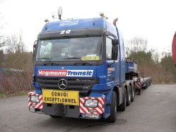 MB-Actros-4160-SLT-20-Hegmann-Transit-Senzig-151208-02