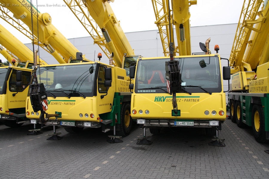 Liebherr-LTM-1045-1-HKV-Schmitz-130908-02.jpg