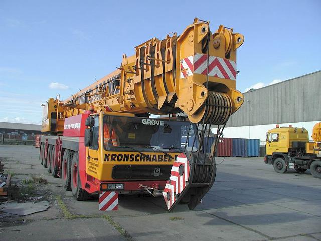 Grove-GMK-6220L-Kronschnabel-Franke-Manner-160604-1.jpg - Carsten Manner