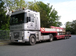 Renault-Magnum-440-Kronschnabel-Hensing-140407-01