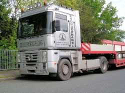 Renault-Magnum-440-Kronschnabel-Hensing-140407-02