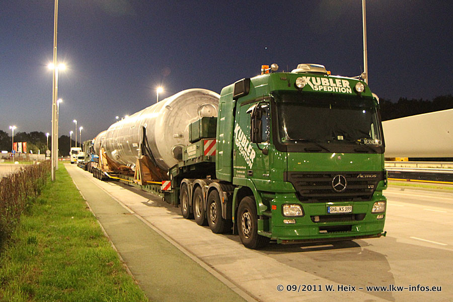 MB-Actros-MP2-4158-Kuebler-140911-01.JPG