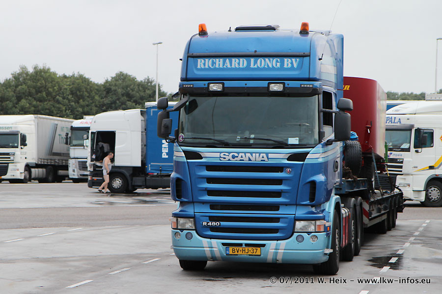 Scania-R-480-Long-150711-01.jpg