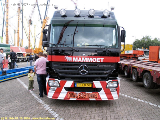 MB-Actros-MP2-3354-Mammoet-021006-02.jpg