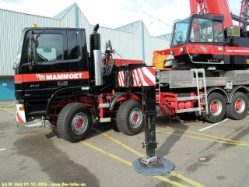 MB-Actros-MP2-4141+Faun-HK-50-Mammoet-021006-02