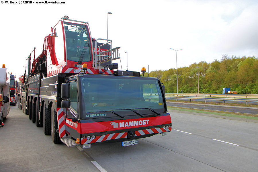 Liebherr-LTM-11200-9-1-DE-Mammoet-040510-04.jpg