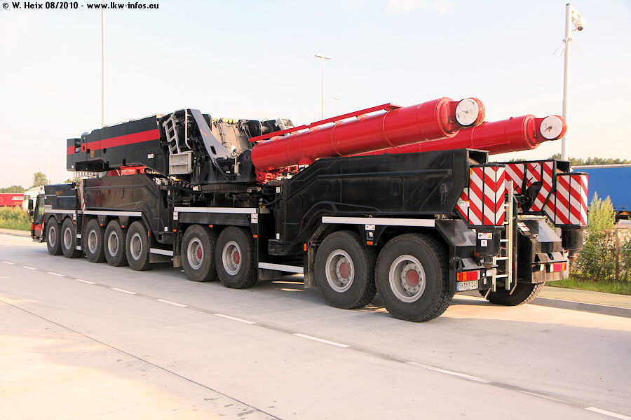 Liebherr-LTM-11200-9-1-Mammoet-DE-100810-08.jpg