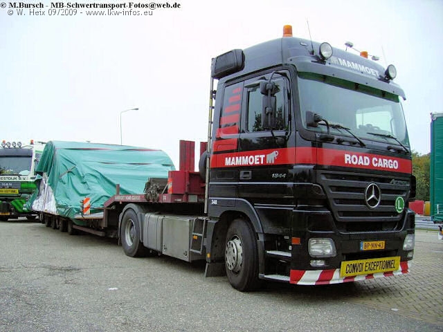 MB-Actros-MP2-1844-Mammoet-Bursch-311006-03.jpg