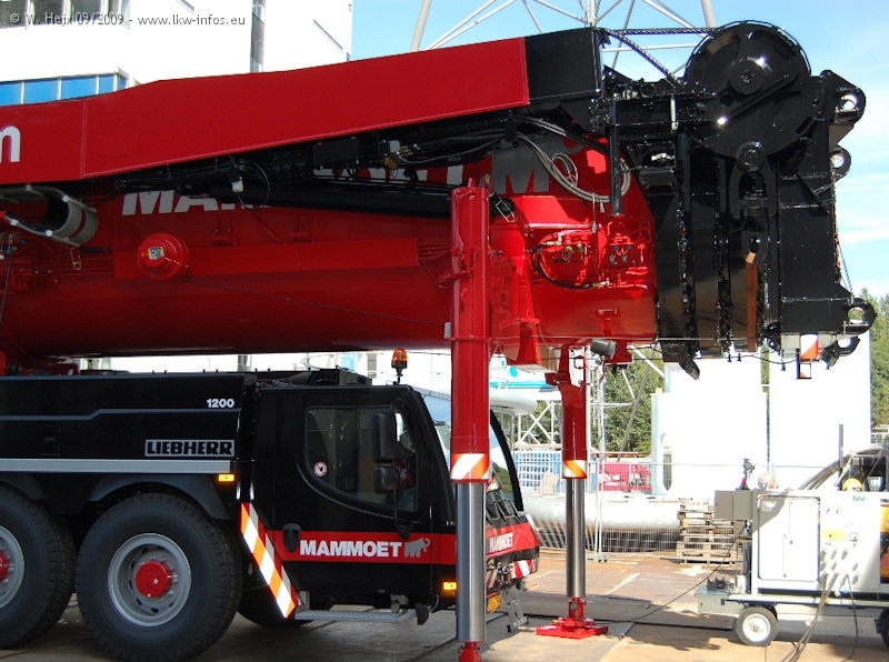 Liebherr-LTM-11200-9-1-Mammoet-vMelzen-090908-10.jpg - Henk van Melzen