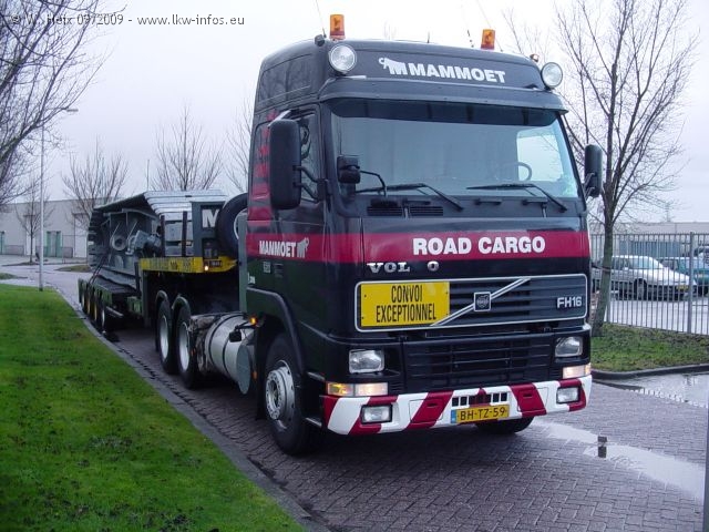 Volvo-FH16-520-Mammoet-PvUrk-120505-01.jpg - Piet van Urk