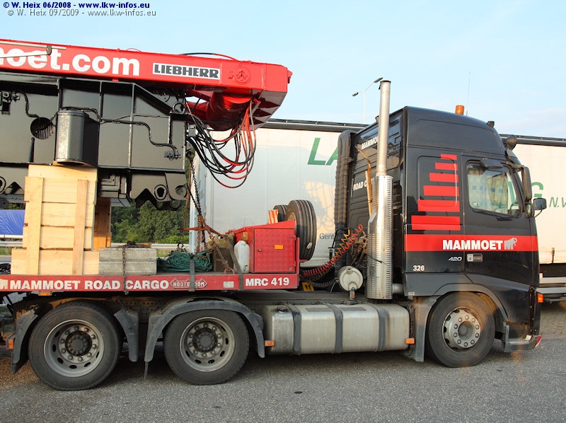 Volvo-FH12-420-Mammoet-180608-07.jpg