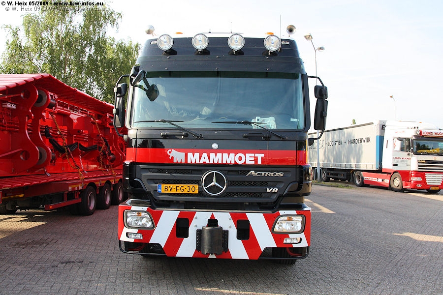 MB-Actros-4160-SLT-Mammoet-200509-05.jpg