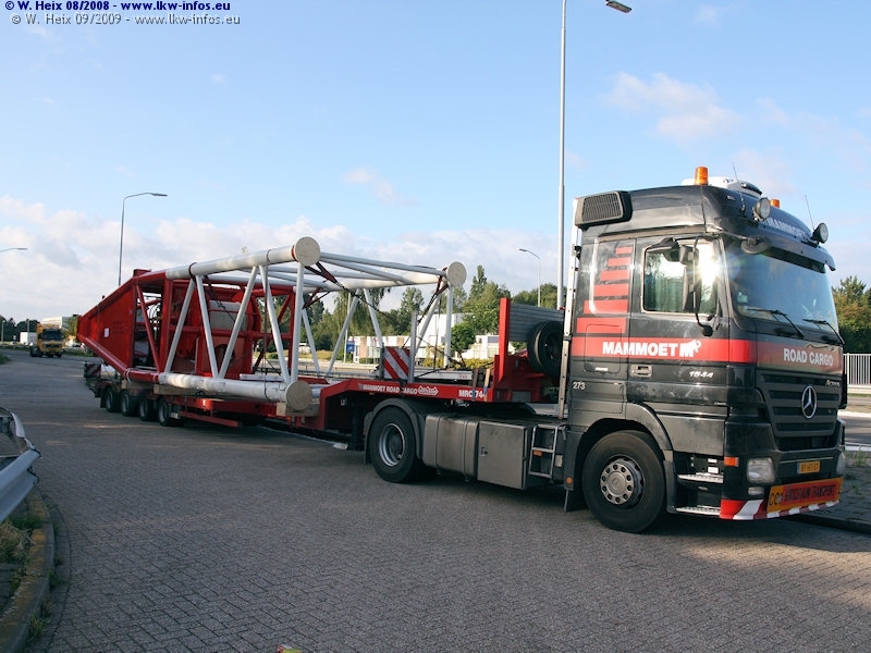 MB-Actros-MP2-1844-Mammoet-130808-03.jpg