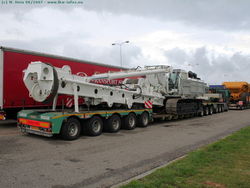 MB-Actros-4153-Martens-160807-02.jpg