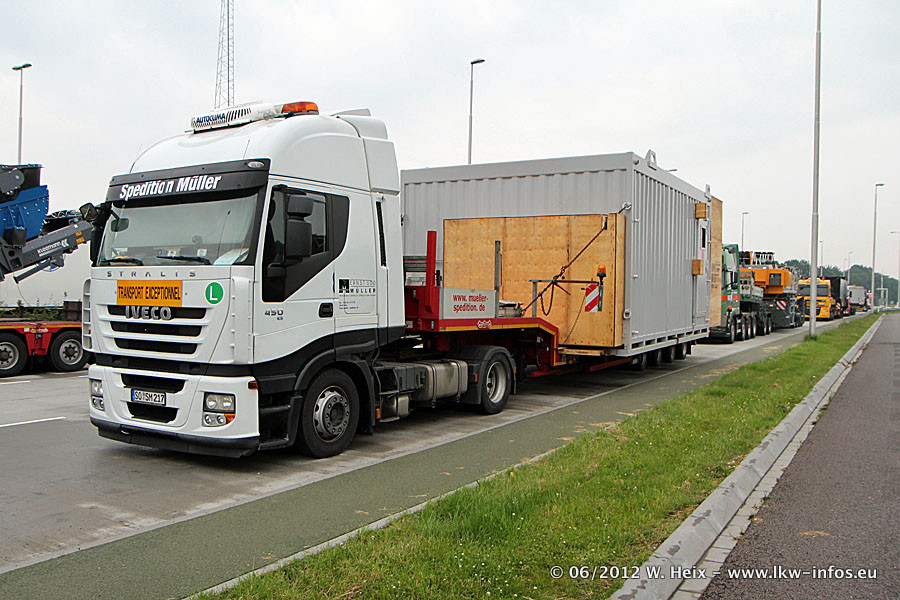Iveco-Stralis-AS-II-440-S-45-Mueller-200612-04.jpg