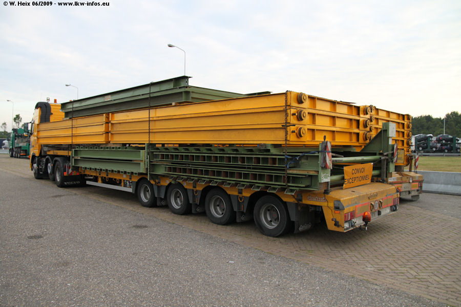 Volvo-FH12-460-Nadhtergaele-260609-06.jpg