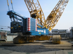 Demag-CC-2800-1-Sarens-Badzong-100407-04