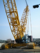 Demag-CC-2800-1-Sarens-Badzong-100407-08-H
