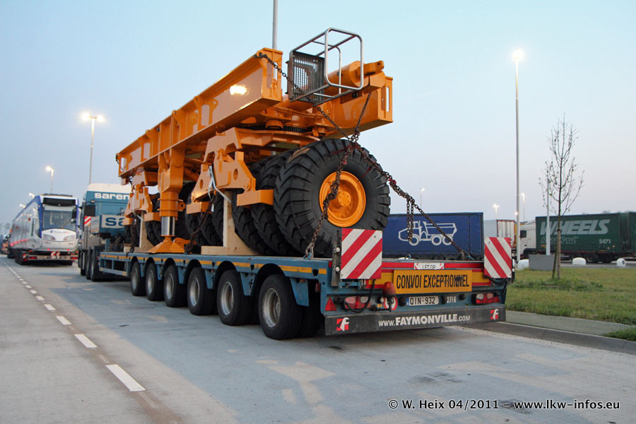 MAN-TGA-33530-Sarens-150411-08.jpg