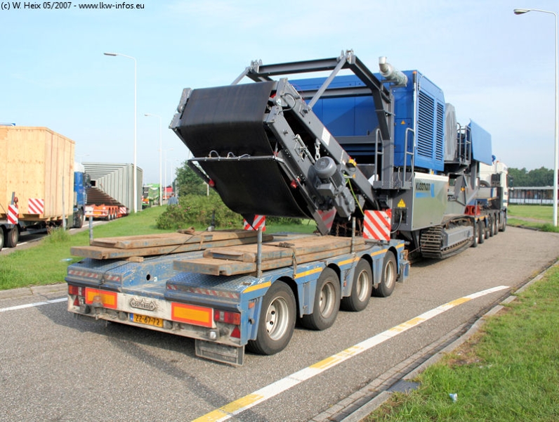 DAF-XF-95530-Schoones-010607-09.jpg