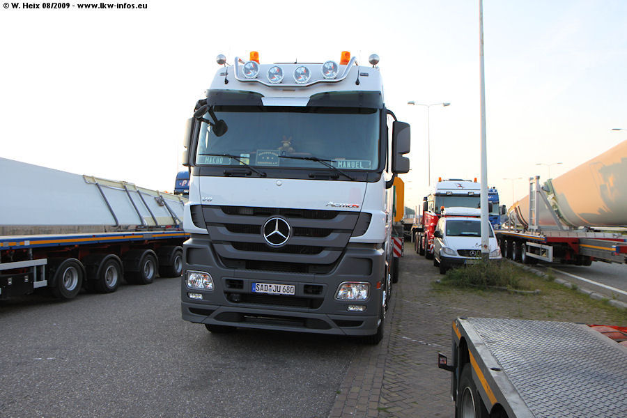 MB-Actros-3-4165-SLT-Schwandner-040809-07.jpg