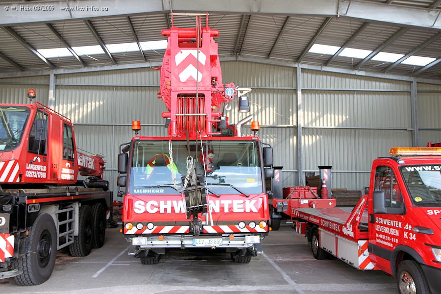Liebherr-LTM-1070-4-2-Schwientek-300809-03.jpg