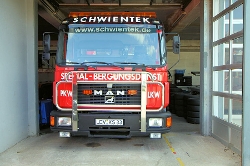 MAN-M90-14272-Schwientek-300809-02