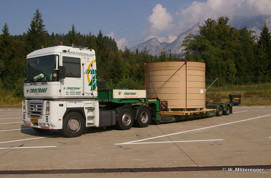 Renault-Magnum-Tiroltrans-Mitteregger-101011-01.jpg