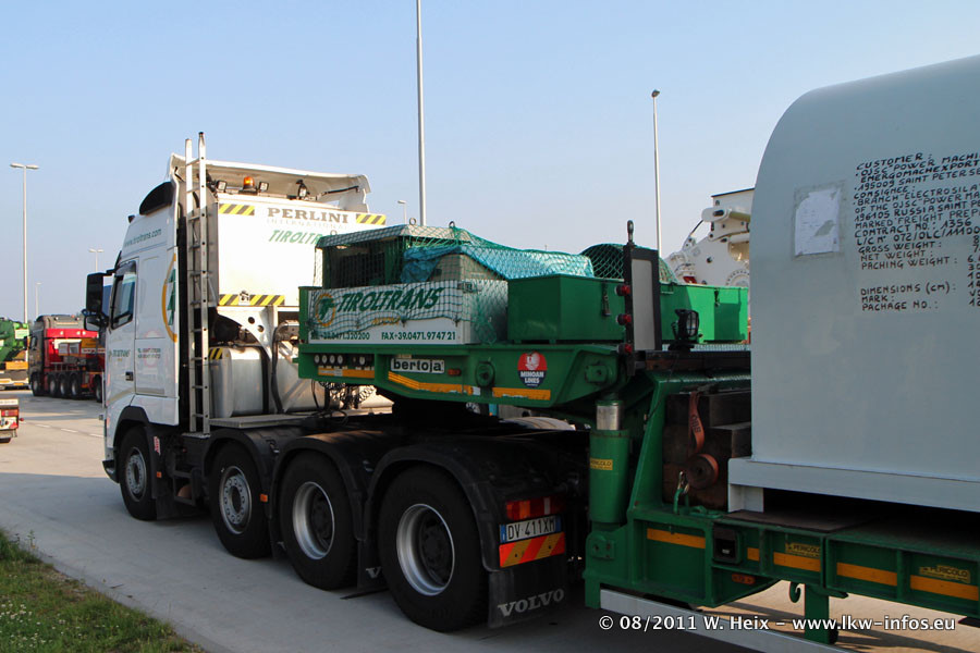 Volvo-FH16-II-Tiroltrans-040811-12.JPG